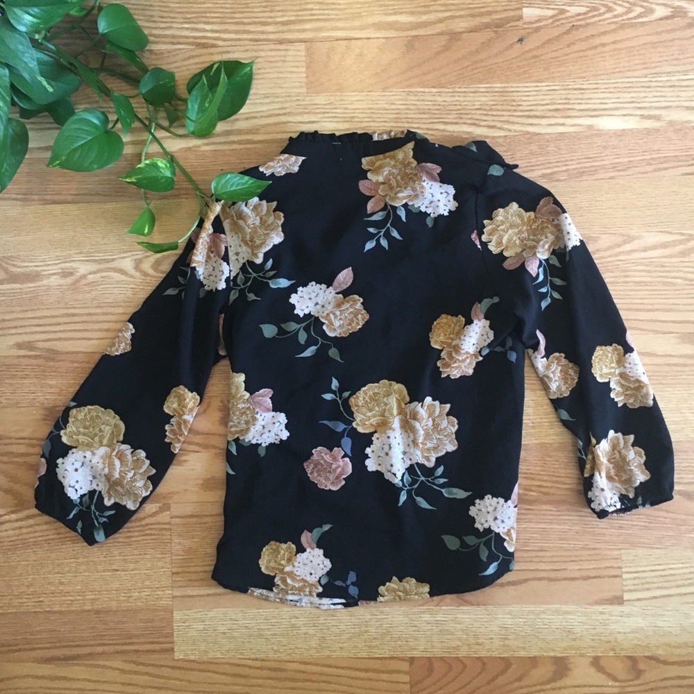 Monteau Floral Top - Picture 6 of 8